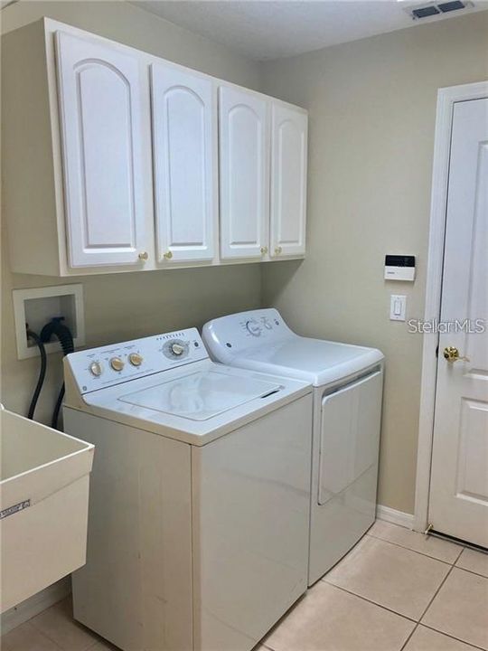 Active With Contract: $2,700 (3 beds, 2 baths, 2026 Square Feet)