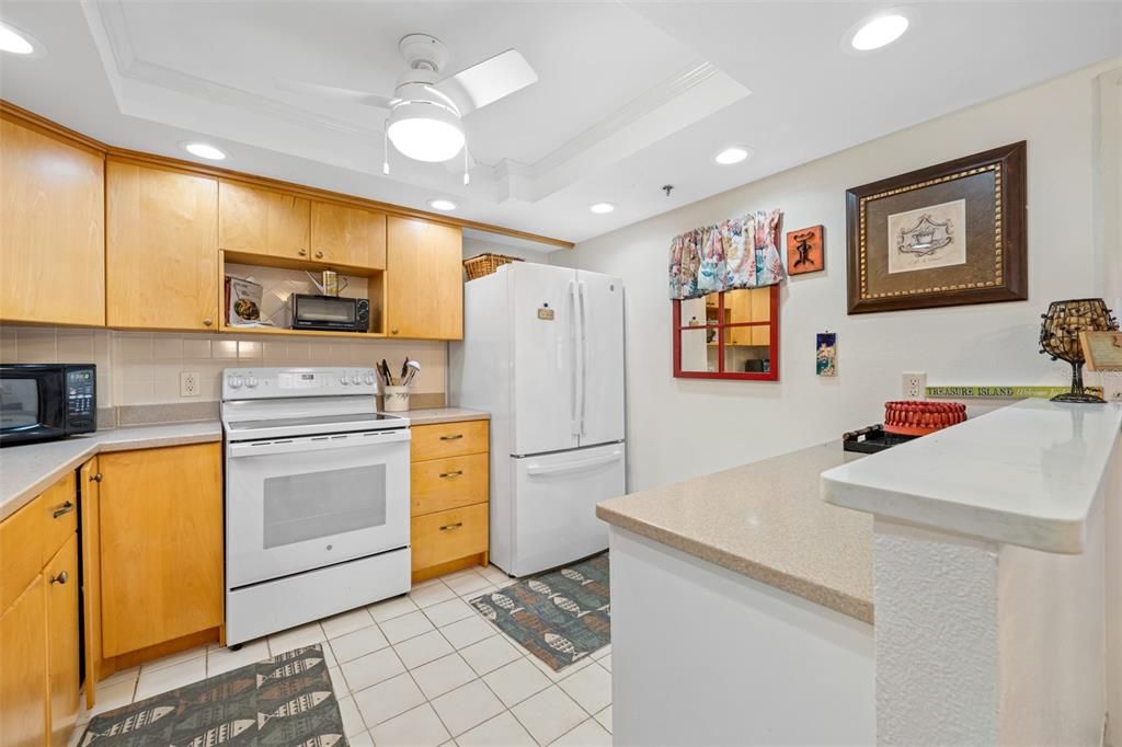 For Sale: $390,000 (2 beds, 2 baths, 1175 Square Feet)