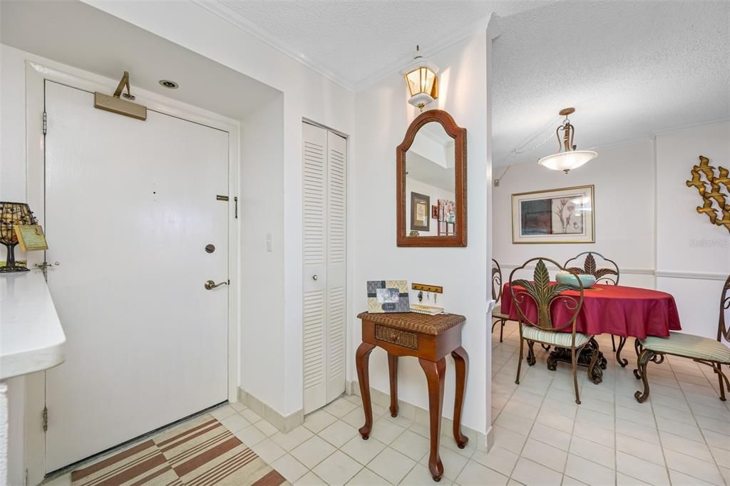 For Sale: $390,000 (2 beds, 2 baths, 1175 Square Feet)