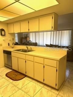 For Sale: $315,000 (2 beds, 2 baths, 1595 Square Feet)