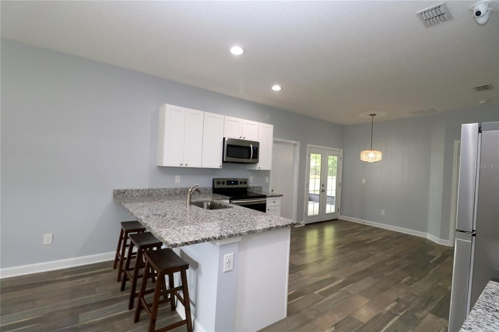 For Sale: $359,999 (3 beds, 2 baths, 1100 Square Feet)