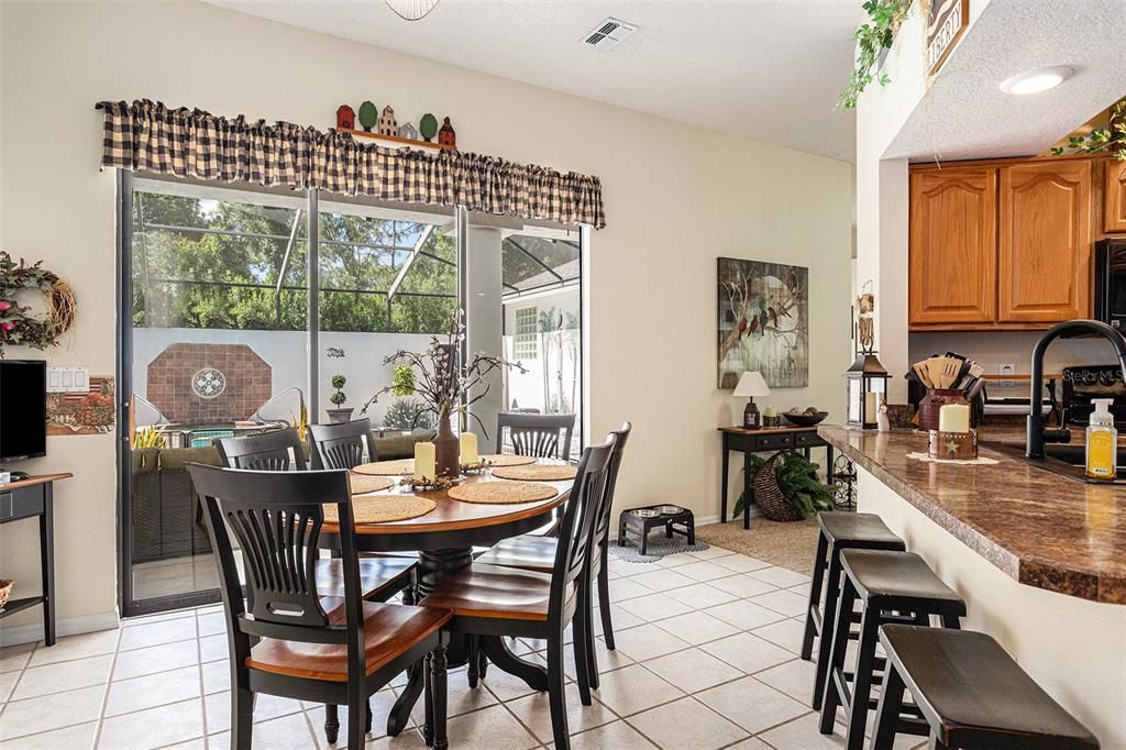 Active With Contract: $450,000 (3 beds, 3 baths, 2184 Square Feet)