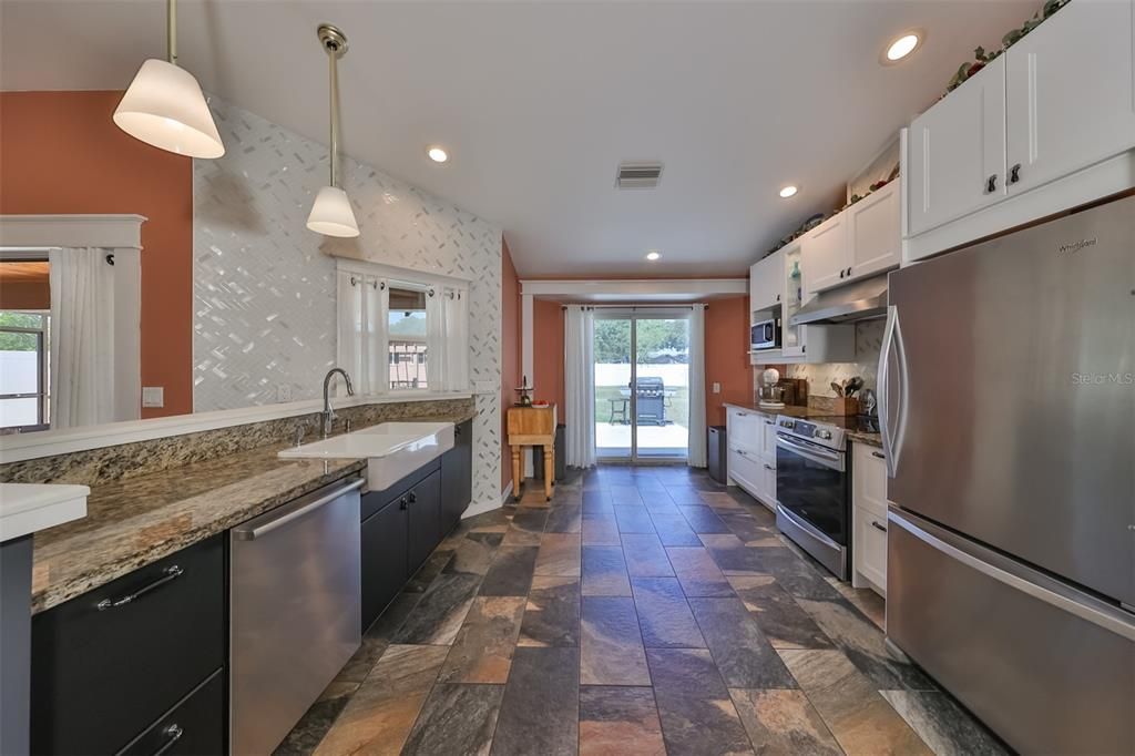 Active With Contract: $440,000 (3 beds, 2 baths, 1412 Square Feet)