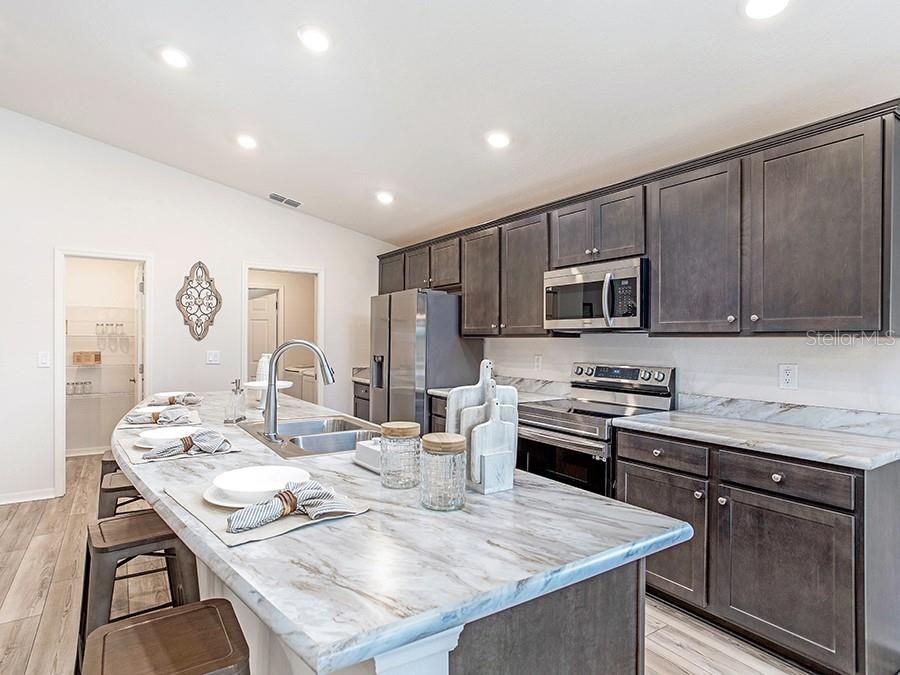 Active With Contract: $406,710 (4 beds, 2 baths, 1819 Square Feet)