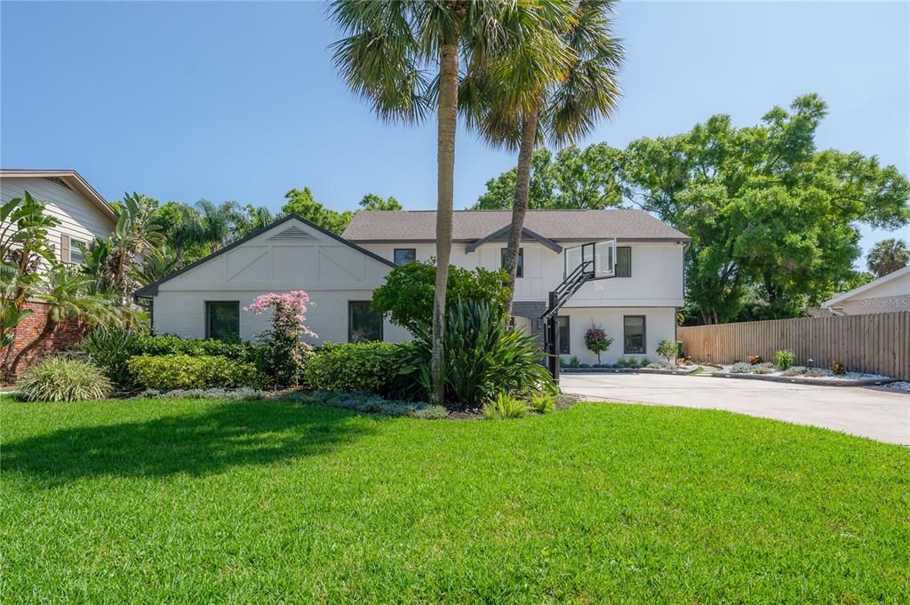 Recently Sold: $1,450,000 (4 beds, 3 baths, 2376 Square Feet)