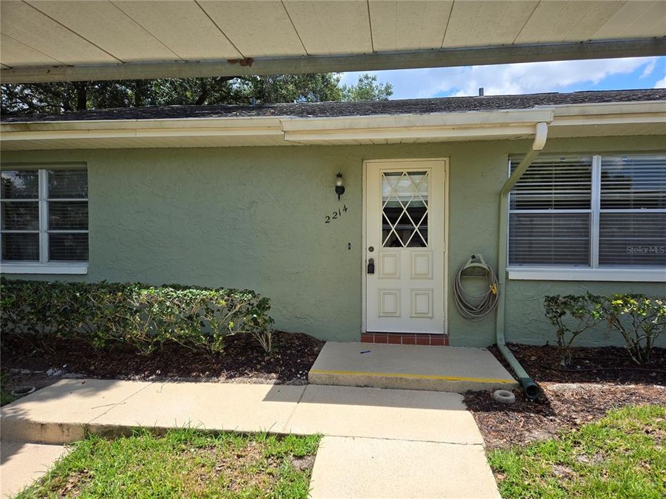 For Sale: $145,000 (2 beds, 2 baths, 1304 Square Feet)