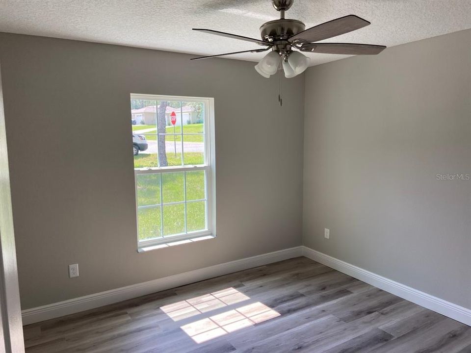 Active With Contract: $254,900 (3 beds, 2 baths, 1405 Square Feet)
