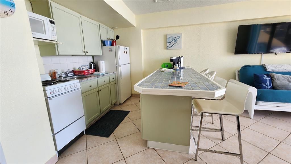 For Sale: $209,900 (1 beds, 1 baths, 534 Square Feet)