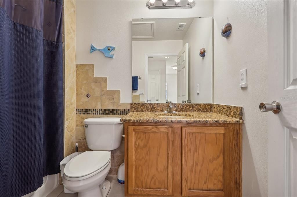 待售: $410,000 (4 贝兹, 3 浴室, 1636 平方英尺)