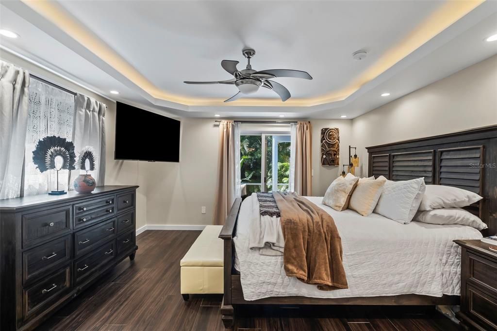 Tray ceilings and accent lighting