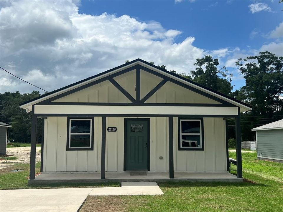 Active With Contract: $242,500 (3 beds, 2 baths, 1200 Square Feet)