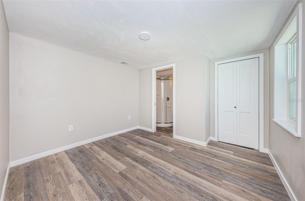 For Sale: $325,000 (3 beds, 2 baths, 1032 Square Feet)