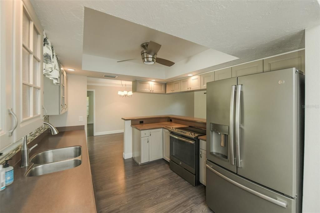 Active With Contract: $2,695 (3 beds, 2 baths, 2270 Square Feet)