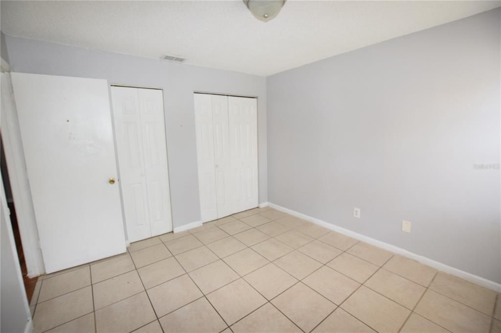 For Rent: $1,400 (2 beds, 1 baths, 881 Square Feet)