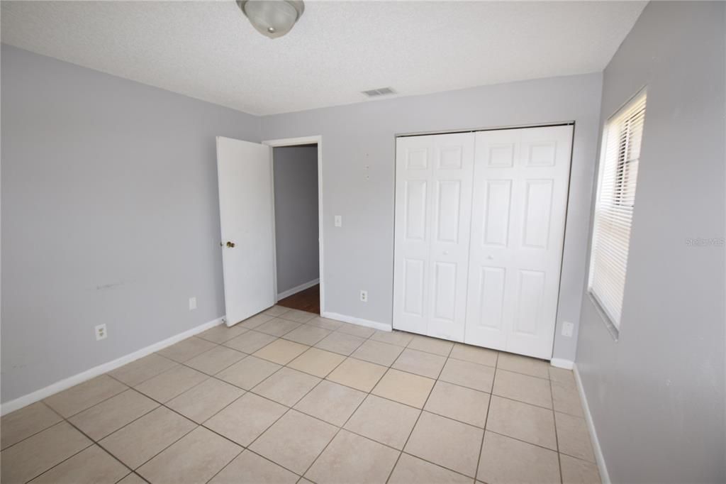 For Rent: $1,400 (2 beds, 1 baths, 881 Square Feet)