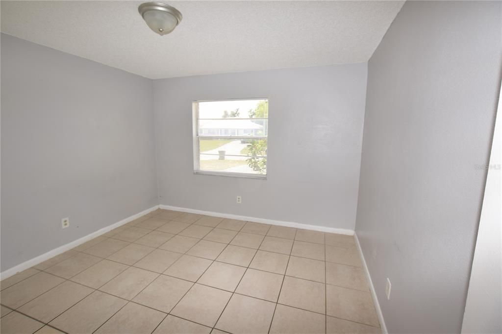 For Rent: $1,400 (2 beds, 1 baths, 881 Square Feet)