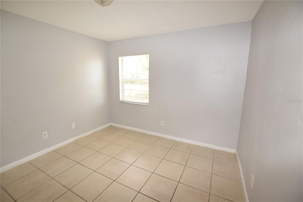 For Rent: $1,400 (2 beds, 1 baths, 881 Square Feet)