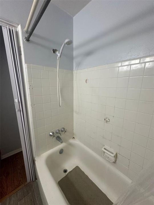 Active With Contract: $289,000 (2 beds, 1 baths, 1067 Square Feet)