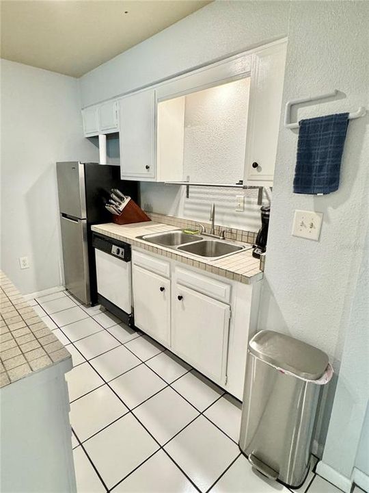 For Sale: $135,000 (1 beds, 1 baths, 576 Square Feet)