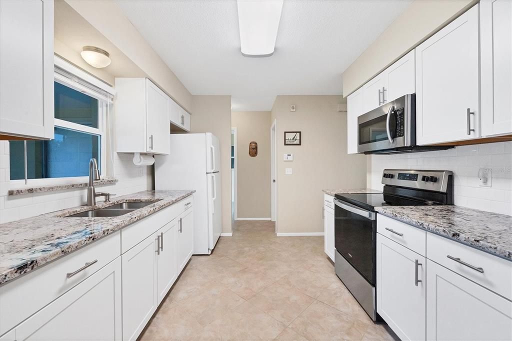 For Sale: $459,000 (2 beds, 2 baths, 1143 Square Feet)