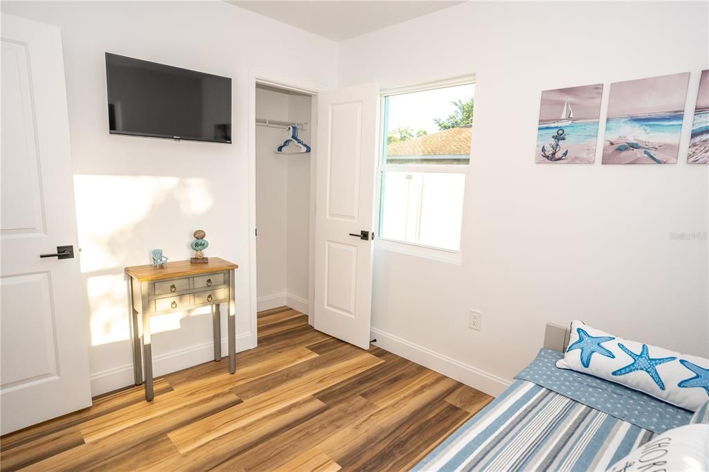 Active With Contract: $470,000 (3 beds, 2 baths, 1022 Square Feet)