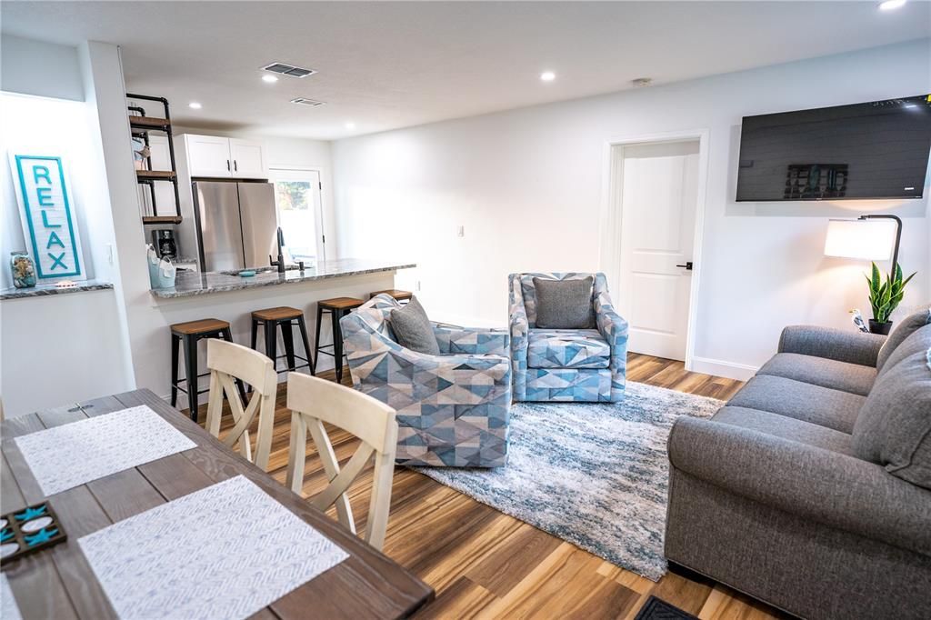 Active With Contract: $470,000 (3 beds, 2 baths, 1022 Square Feet)