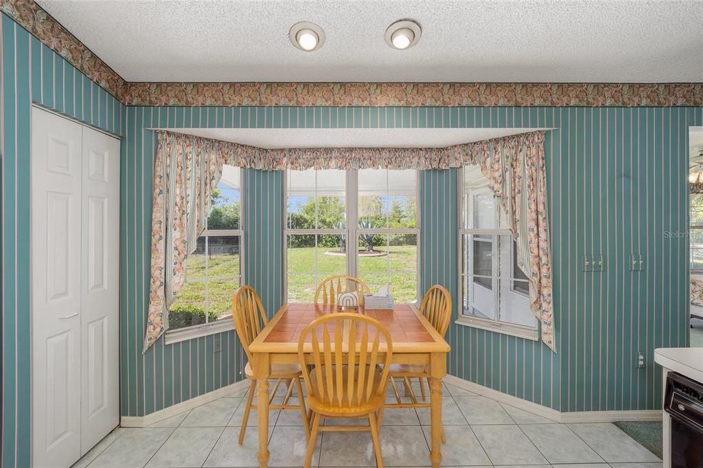 Ear-in Kitchen and Bay Window