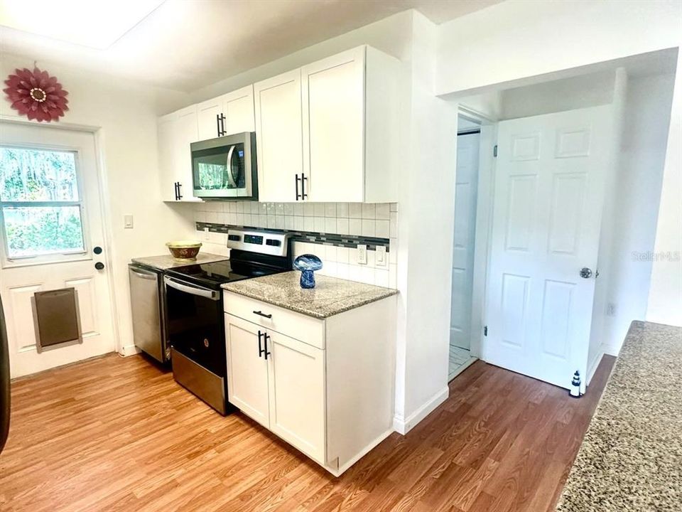 For Sale: $299,000 (3 beds, 1 baths, 1408 Square Feet)