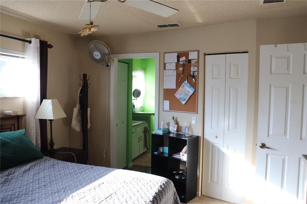 For Sale: $299,900 (3 beds, 2 baths, 1232 Square Feet)