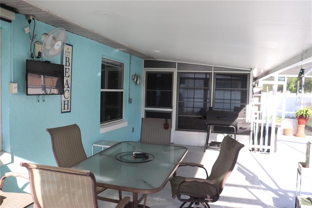 For Sale: $299,900 (3 beds, 2 baths, 1232 Square Feet)