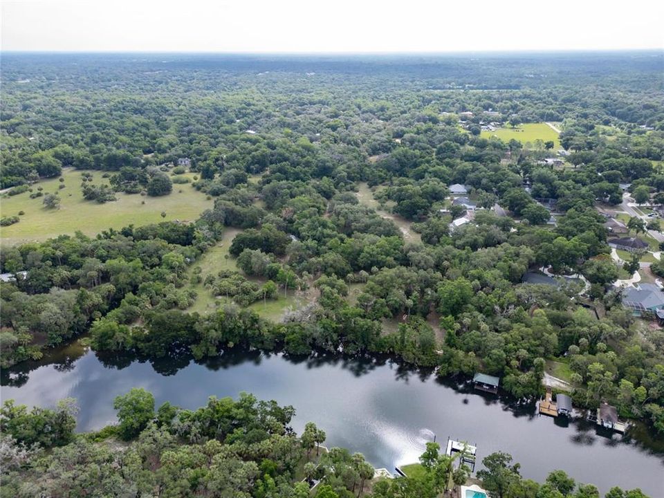 En Venta: $1,250,000 (9.40 acres)