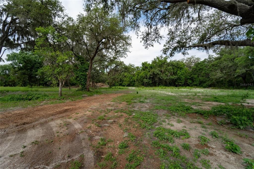 En Venta: $1,250,000 (9.40 acres)