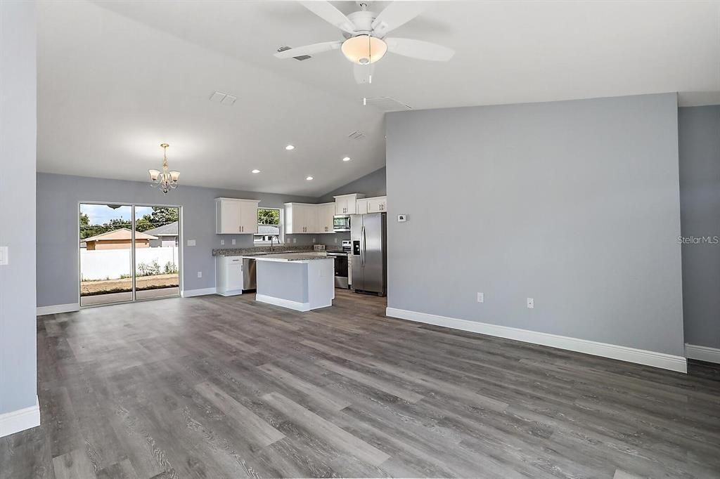 Active With Contract: $279,900 (3 beds, 2 baths, 1453 Square Feet)