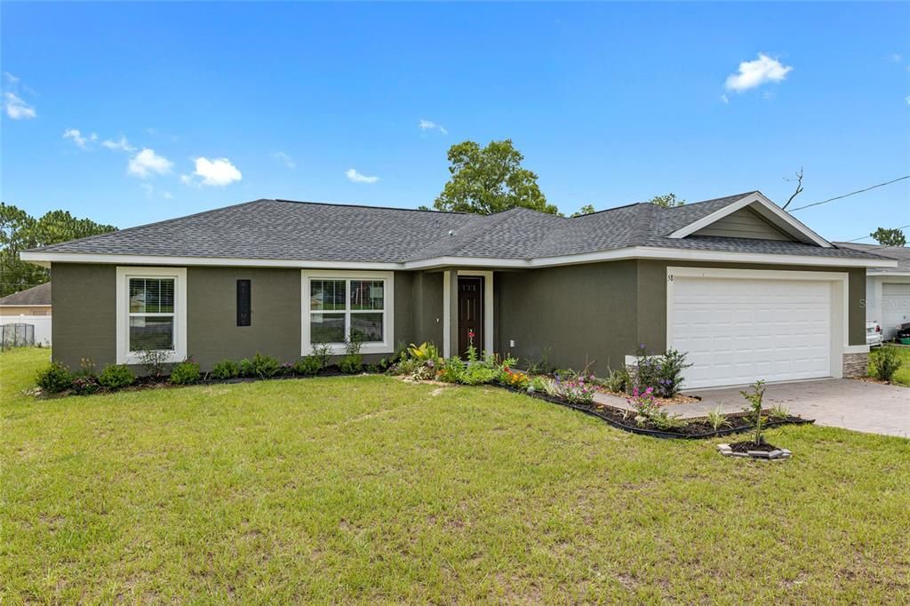 Active With Contract: $279,900 (3 beds, 2 baths, 1453 Square Feet)