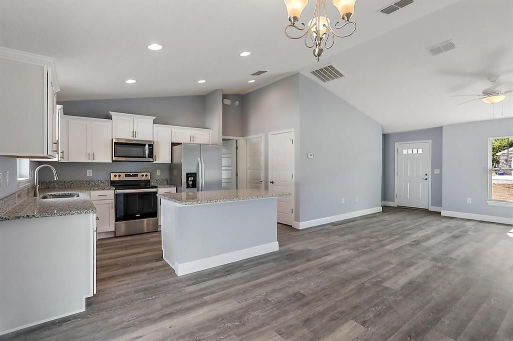 Active With Contract: $279,900 (3 beds, 2 baths, 1453 Square Feet)