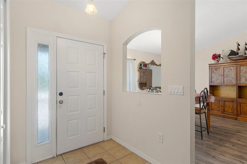 For Sale: $289,900 (2 beds, 2 baths, 1409 Square Feet)