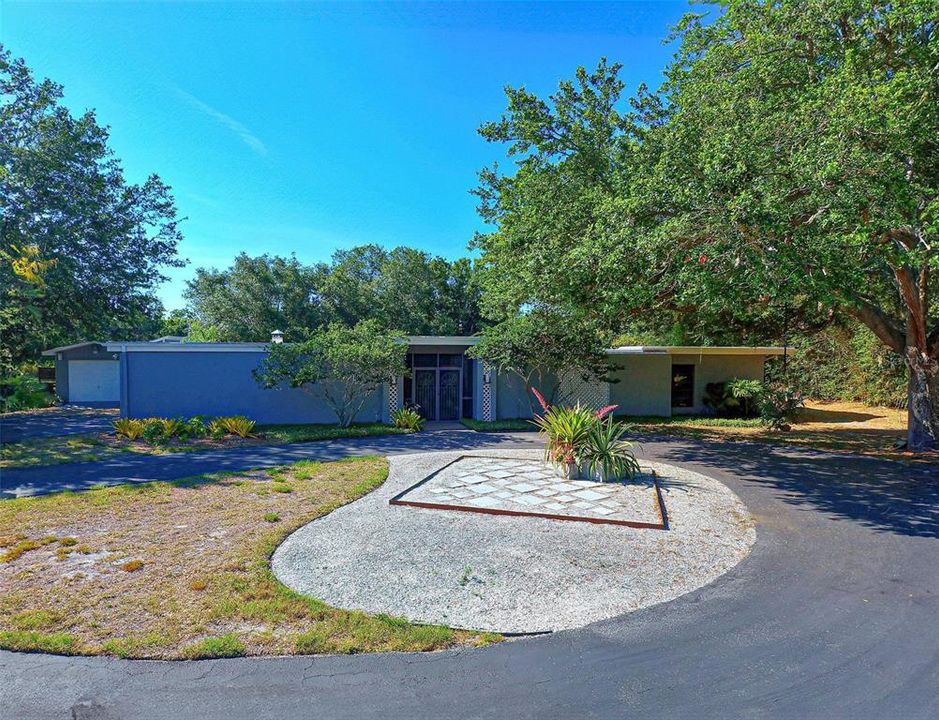 Active With Contract: $750,000 (3 beds, 2 baths, 2180 Square Feet)