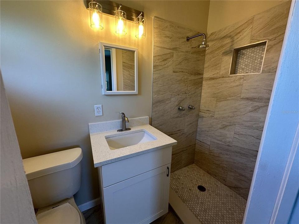 最近租的: $2,495 (3 贝兹, 2 浴室, 1304 平方英尺)