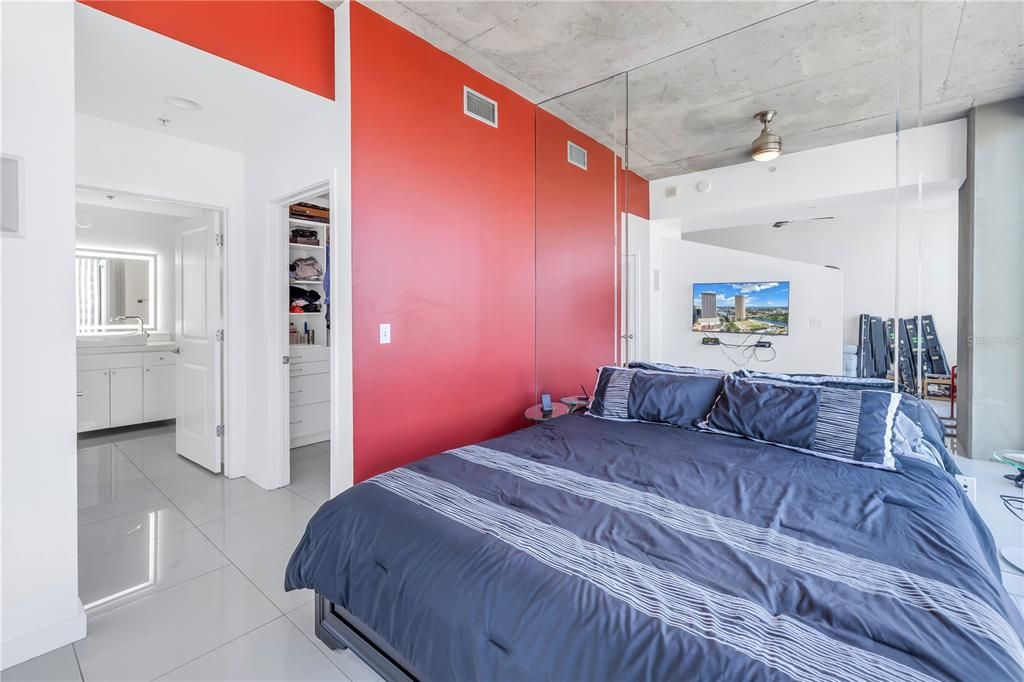 Active With Contract: $530,000 (1 beds, 1 baths, 741 Square Feet)