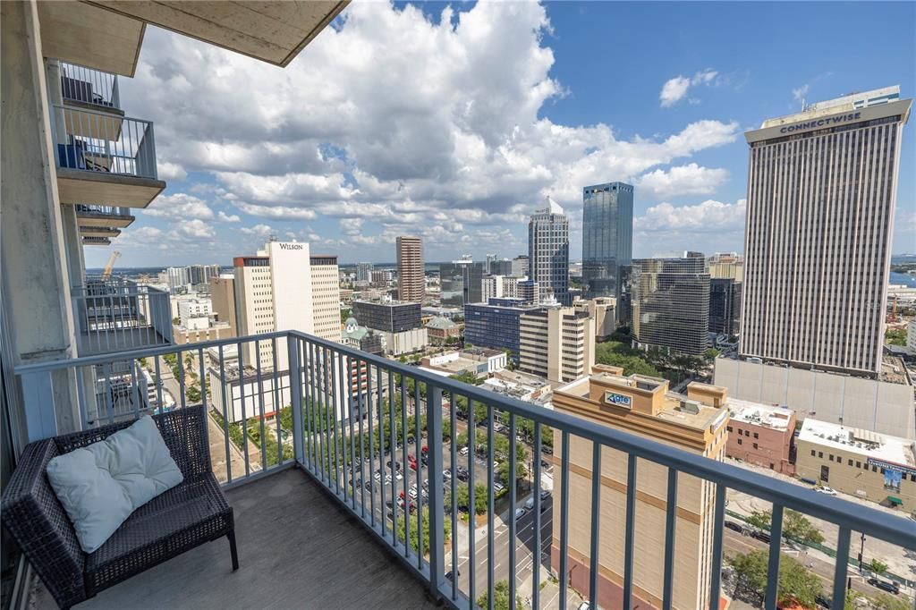 Active With Contract: $530,000 (1 beds, 1 baths, 741 Square Feet)