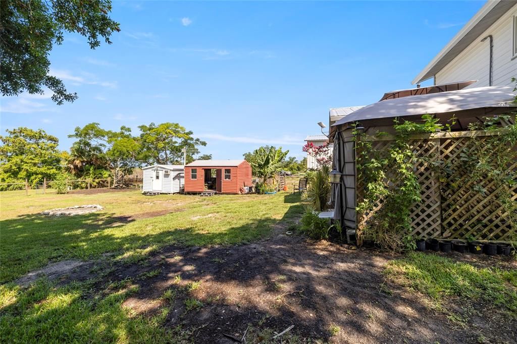 For Sale: $445,000 (3 beds, 2 baths, 1408 Square Feet)