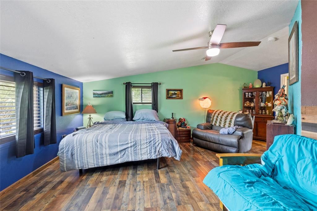 For Sale: $445,000 (3 beds, 2 baths, 1408 Square Feet)