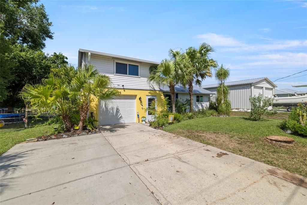 For Sale: $445,000 (3 beds, 2 baths, 1408 Square Feet)