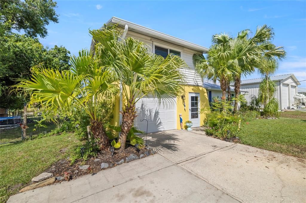 For Sale: $445,000 (3 beds, 2 baths, 1408 Square Feet)