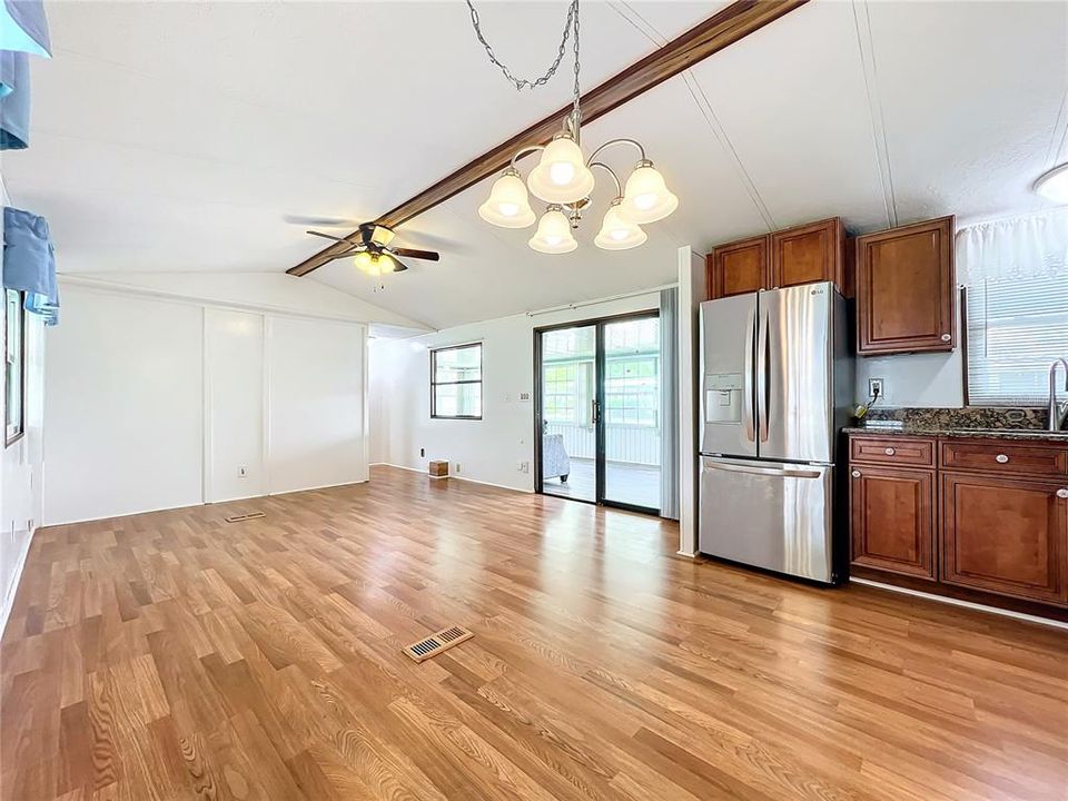 For Sale: $119,500 (2 beds, 2 baths, 1105 Square Feet)
