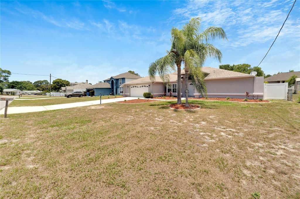 For Sale: $420,000 (3 beds, 2 baths, 1894 Square Feet)