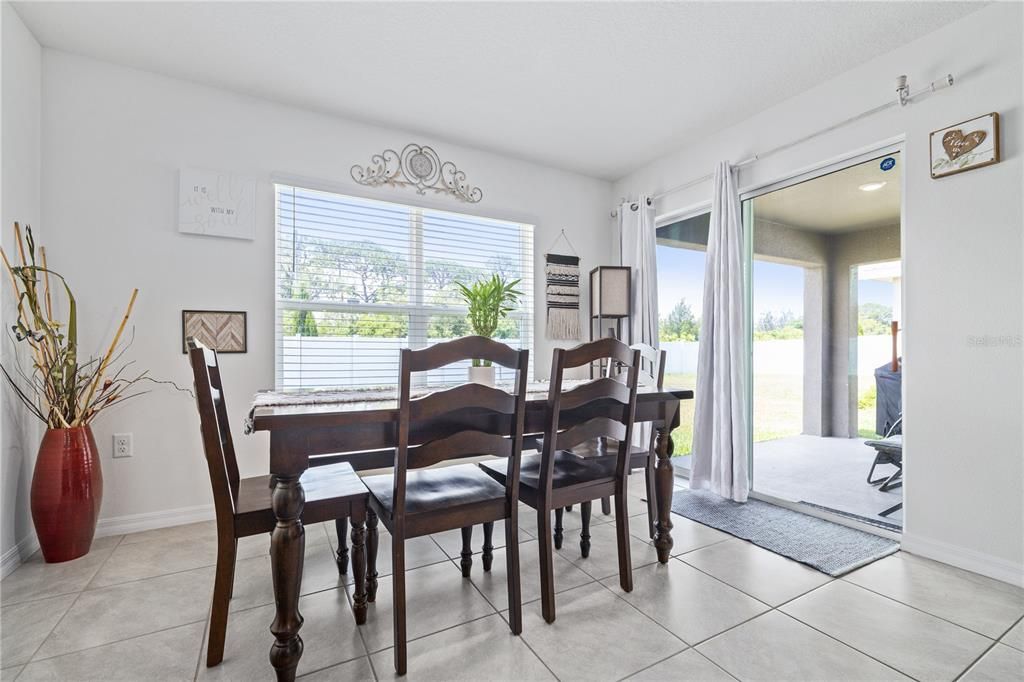 For Sale: $349,900 (3 beds, 2 baths, 1676 Square Feet)