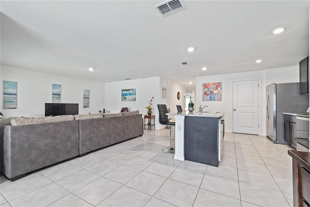 For Sale: $358,000 (3 beds, 2 baths, 1676 Square Feet)