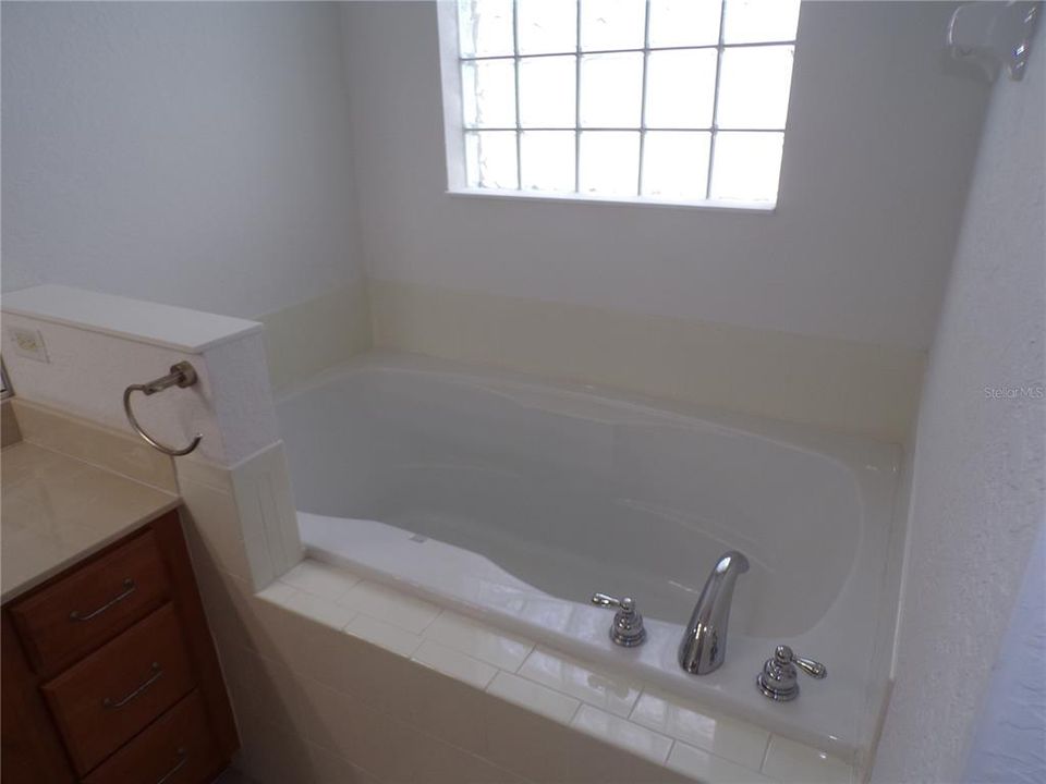 出租: $2,900 (3 贝兹, 2 浴室, 2069 平方英尺)