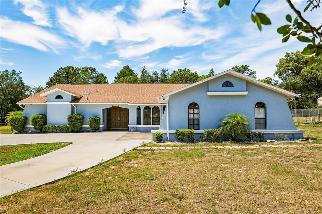 For Sale: $625,000 (3 beds, 2 baths, 2053 Square Feet)